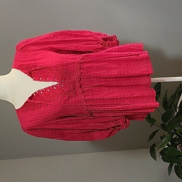 Max Studio Pink Textured Boho Crochet Trim Empire Waist Top - Size XS - Picture 1 of 9